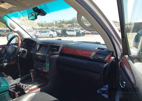 2011 Lexus Lx 570 z USA, uszkodzony, nr VIN JTJHY7AX7B4068546